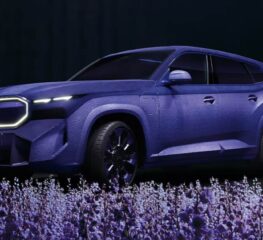 BMW เปิดตัวรถยนต์ไฮแฟชั่นโชว์คันแรกที่ได้รับแรงบันดาลใจจาก Naomi Campbell